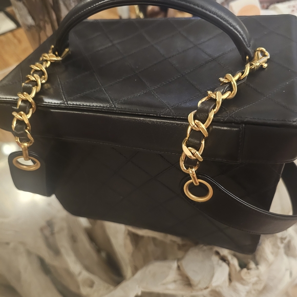 CHANEL Black Quilted Crossbody Bag with Gold Hardware - Picture 16 of 16